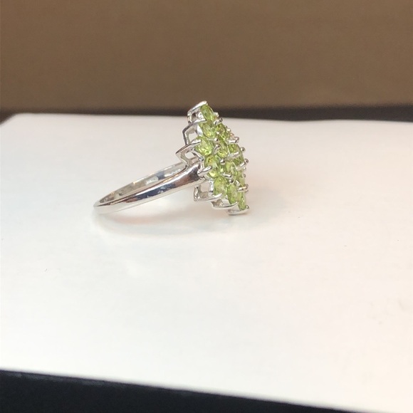 Peridot Cluster Ring Sterling Silver Single Band Ring Sz 6-3/4 - Picture 8 of 17